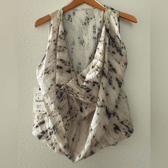 Zara Tops - NWT $59 Zara Voluminous Printed Top Blouse Womens Small Sleeveless Cotton